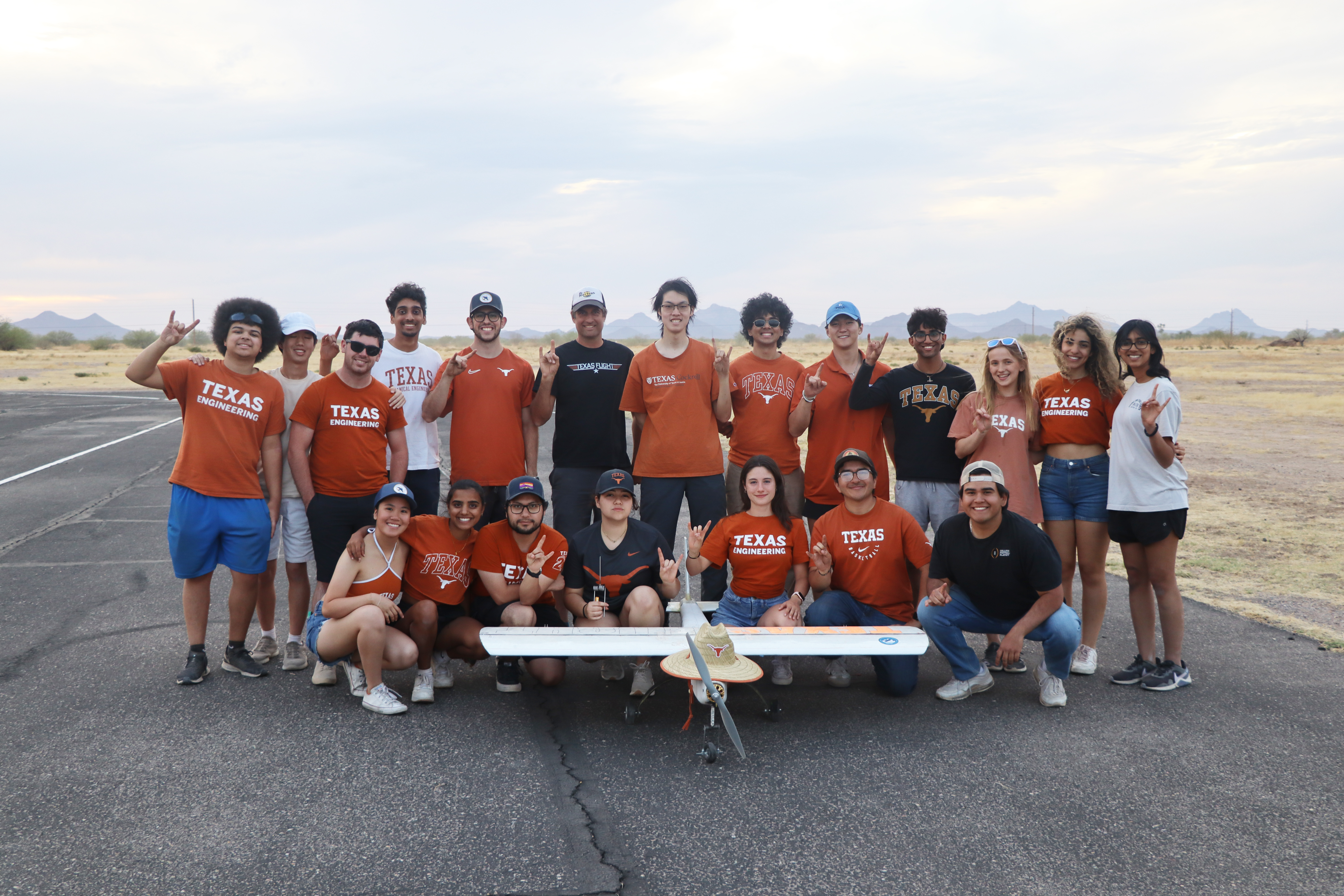 Flight Texas team photo with aircraft